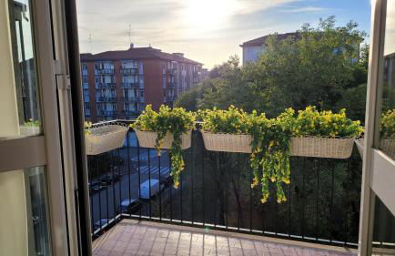 Rent Apartment - Stylish House Free WiFi-Parking-Airport - Photo 8