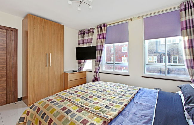 Baker Street Suites - Photo 28