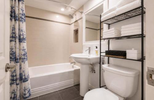 Colorful downtown condo, 2 bedrooms, king bed - Foto 10