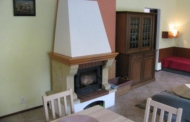 Modern Apartment in Carlsbad With Garden - Photo 4