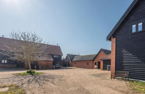 The Meadows Dairy, Bawdsey - Photo 38