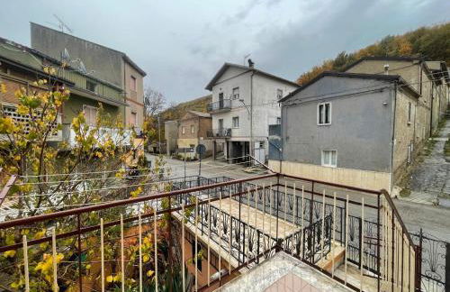 Breaking Bed - Photo 11