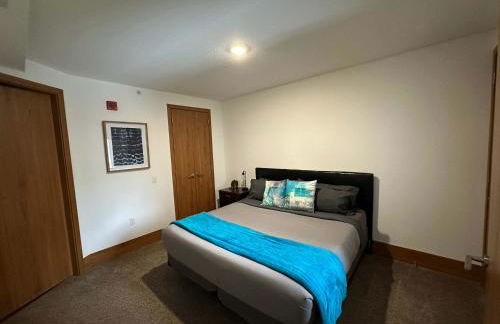 2BR Balcony Suite with Parking at The Grand Castle - Foto 22