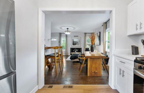 Relax & Play - 4BR Home with Game Room for Family & Outdoor Area - Foto 17