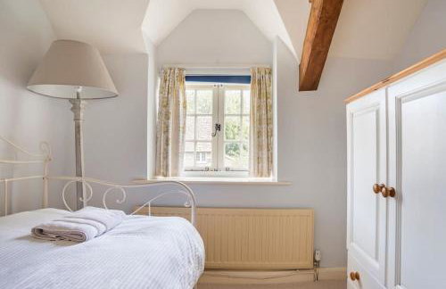 Charming Cottage in Cotswolds Riverside Village - Foto 8