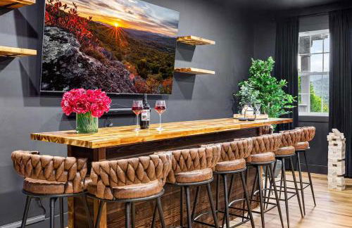 Spacious 6 Bedroom Home with a Heated Salt Water Pool, Theater & Game Room - Foto 22