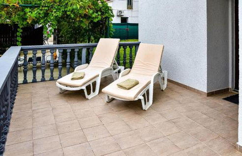 Stunning Home In Smokovic - Photo 13