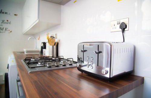 Lucky Home 24 - Ideal for Trade & Family - 2 Bedrooms - 3 Beds - Max 4 Guests - Close to BAE, Docks, Lake District, Beaches - Foto 39