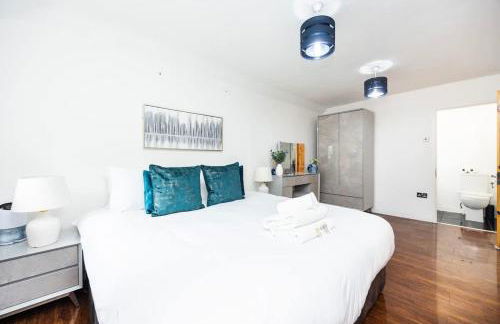 4 Bed , Monthly & Weekly Offers , Ideal For Contractors , Relocation & Leisure Stays - Photo 4