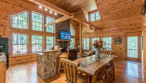Cozy Creekside Log Cabin w Firepit, Hot Tub, WIFI - Foto 2, Other