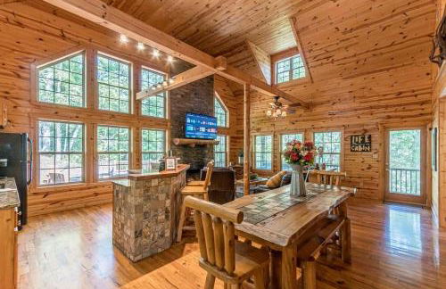 Cozy Creekside Log Cabin w Firepit, Hot Tub, WIFI - Foto 2