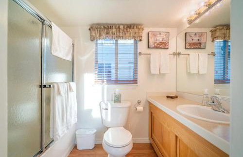 Charming Cottage Rental with Fabulous Views of the Trinity River in Northern California - Foto 27