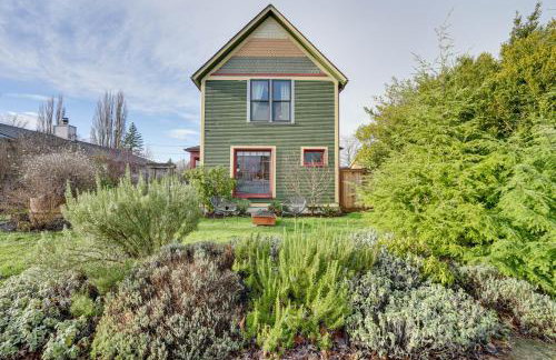 Bright Bellingham Home with Fire Pit 1 Mi to Beach! - Foto 1