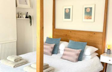 TAFFS MEAD HOUSE Central City Location, nr Stadium, Family Friendly! - Photo 1