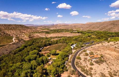 Myrinn-Hobbit Cottage on the Creek Storybook Stay - Foto 68