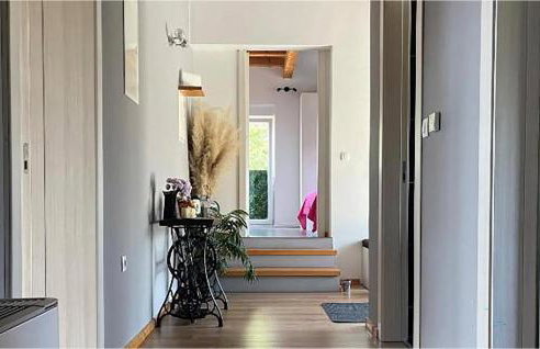 3 Bedroom Nice Apartment In Marinici - Foto 7