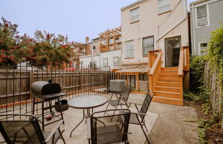 Stylish 5BR DC Retreat Backyard Free Parking - Foto 44