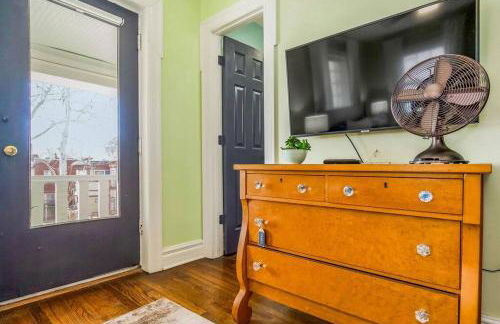 Chic 4BR 3BA Historic Home Near Country Club Plaza - Photo 32