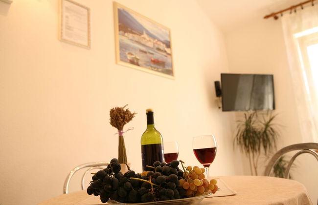 Sea front stone house - Photo 45