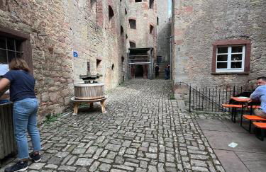 1 bedroom with private bathroom & Kitchenette - Foto 11