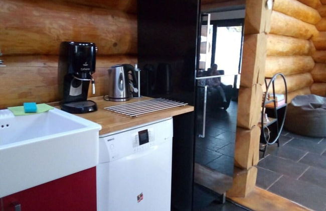 Spacious Holiday Home With Internet - Photo 6