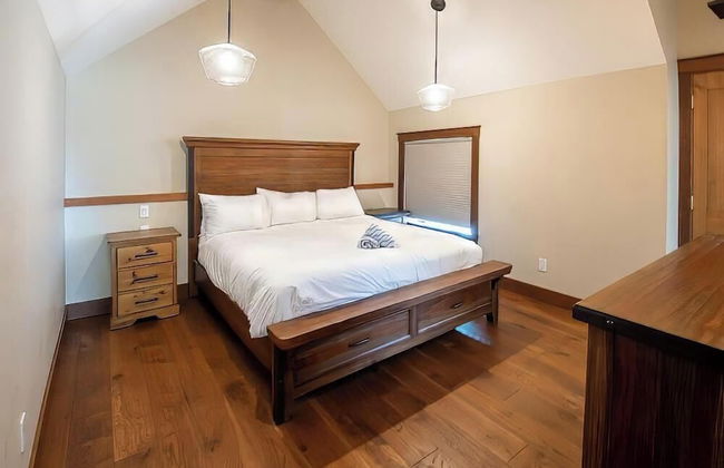 Snow Creek Cabins by Fernie Lodging Co. - Photo 58