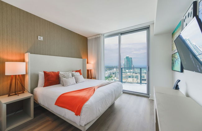 Fantastic 2BR Condo at Hollywood - Photo 5