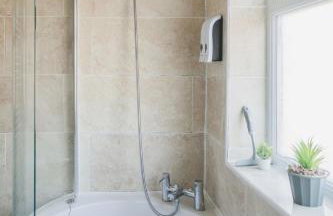 Spacious 6 bedroom House in Dudley with optional Nursery-Drive and Garage-Families and Contractors Welcome - Foto 28