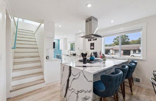 Pet Friendly, Gated Backyard, Game room, Hot Tub - Foto 2