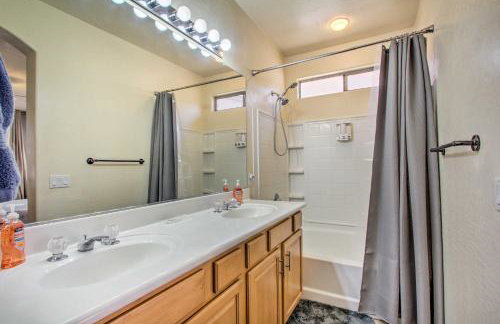 Pool Access! Snowbird Retreat in North Phoenix - Foto 12