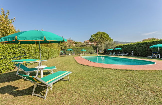 Nice Apartment in Tuoro sul Trasimeno With Pool - Foto 1