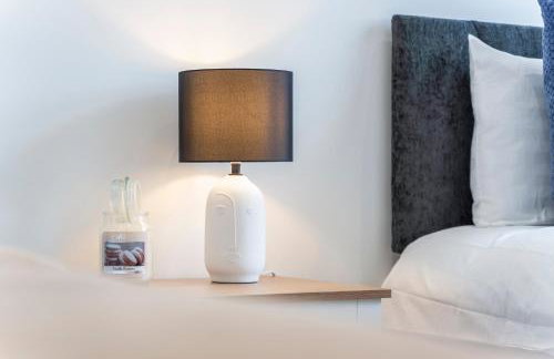 Stylish House - Sleeps 7 - Free Parking, Fast WiFi and Smart TV - Contractors, Groups and Long Stays Welcome by Yoko Property - Foto 3