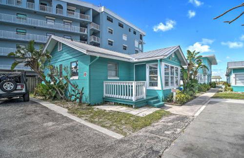 Sun-Soaked Coastal Hideaway - Steps to Beach! - Foto 27