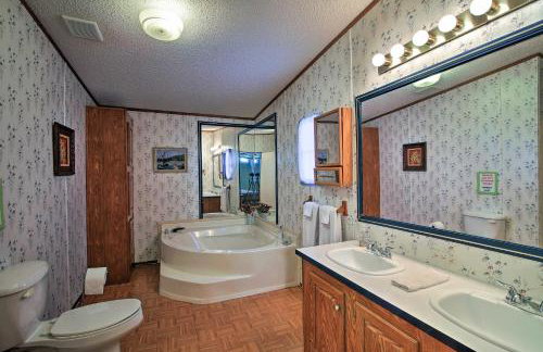 Spacious Utopia Family Home w/ Hill Country Views - Foto 14