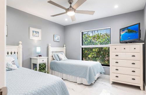 3BR With HUGE 2k sq ft Lanai & Seasonally Heated Pool - Foto 43