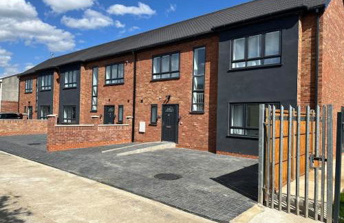 Perfect Contractor house-3 free parking space-EV charging-Secure-Quiet-Modern - Foto 8