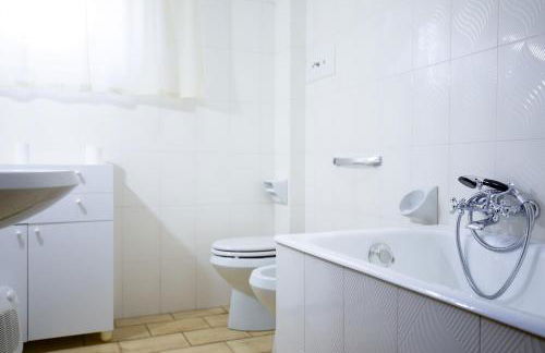 Grande casa con giardino e box auto, 3 camere e 3 bagni - Foto 34