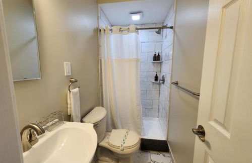 Salt Life Retreat Unit A-2BR/2BA, Heart of Margate - Foto 33