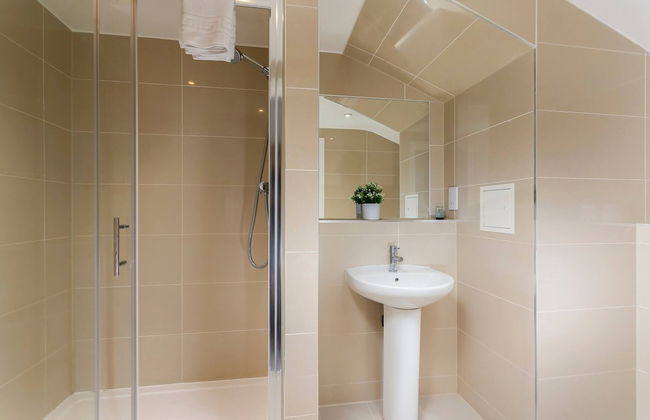 Skyvillion - Huge 4bed Apartment Wbalcony - Parking - Photo 20