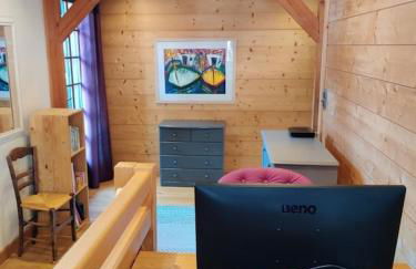 Spacious Ski Chalet In Traditional French Village, sleeps 8, Four Star with fibre broadband - Photo 17