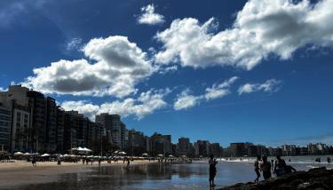 PÉ NA AREIA - Em frente à PRAIA DO MORRO - GUARAPARI- ES - Foto 2