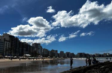PÉ NA AREIA - Em frente à PRAIA DO MORRO - GUARAPARI- ES - Foto 2