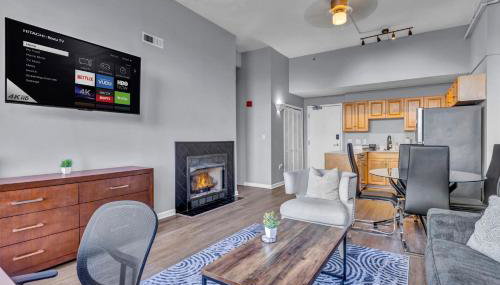 1BR Loft Sauna & Walk to Theater & Campus - Foto 5