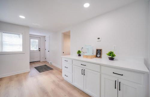 Zen Haven Lakefront Erie Home with Shore Access - Foto 9