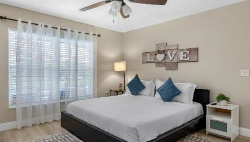 4BR w Heated Pool near Disney & Lake - Sleeps 10 - Foto 5
