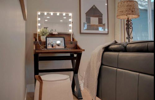 Folsom Old Town Escape • Cozy Cottage + Library - Foto 30