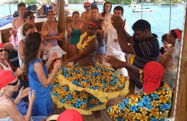 Balade en bateau pirate à Trou d'Eau Douce - Photo 2