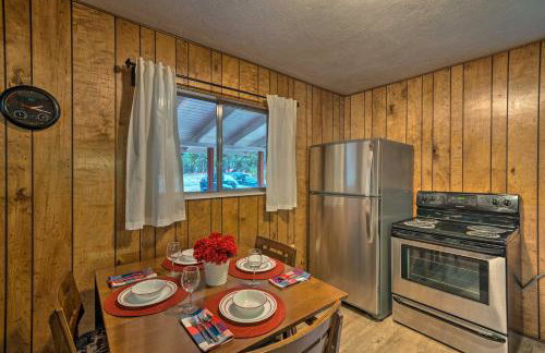 2 Cozy Island Park Cabins with Near the Lake! - Foto 7