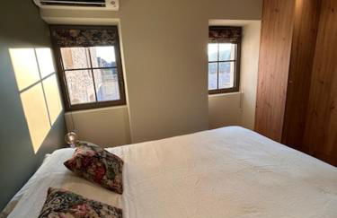 Au 8 à Meursault, Magnifique maison Bourguignonne au pied des vignes, jardin, places de parking privée - Foto 19