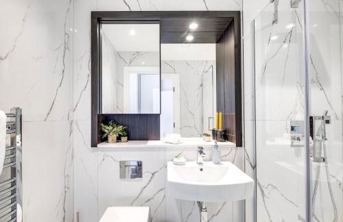 Pluxa Nero Deluxe - City Bliss 2Bath, Walk to Transit - Foto 16